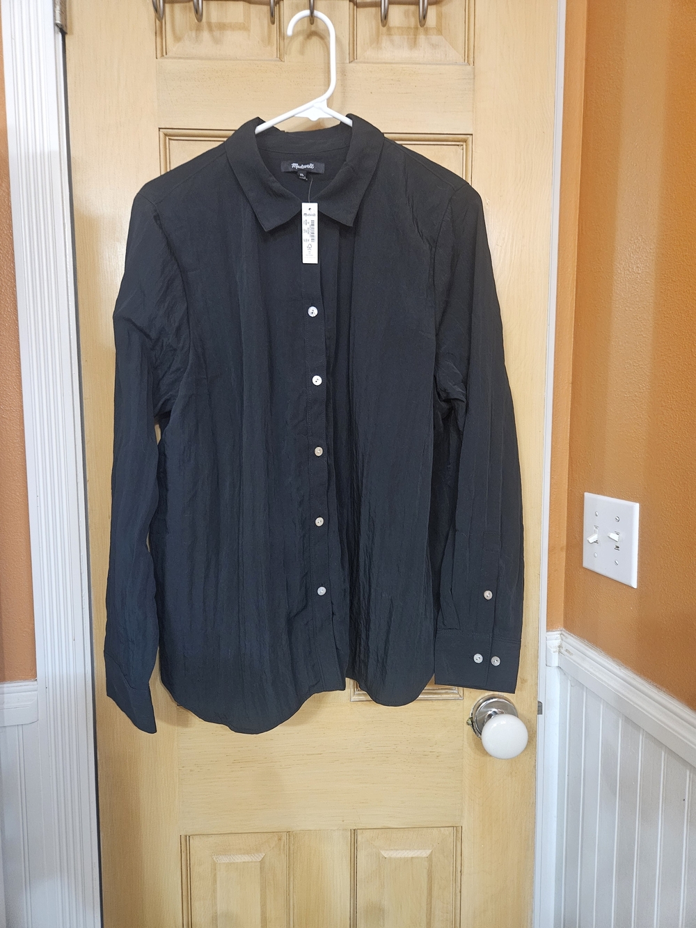 Madewell Women's Black Long-Sleeve Button-Up Shirt
